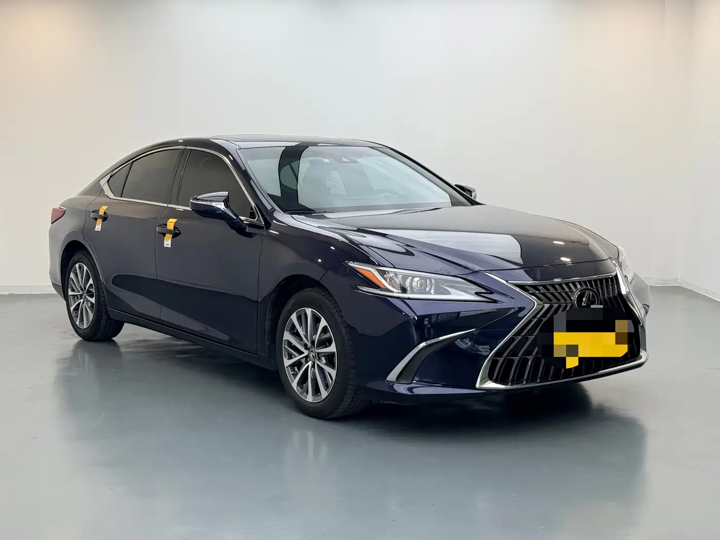 Lexus ES 2022 200 Excellence Edition фото 3