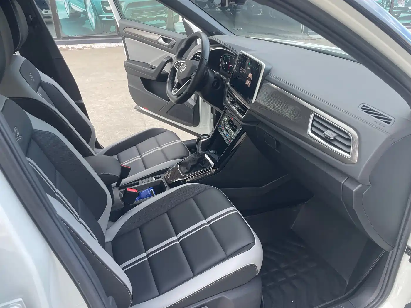 Volkswagen T-ROC 2023 300TSI DSG 2WD Starlight Edition фото 9