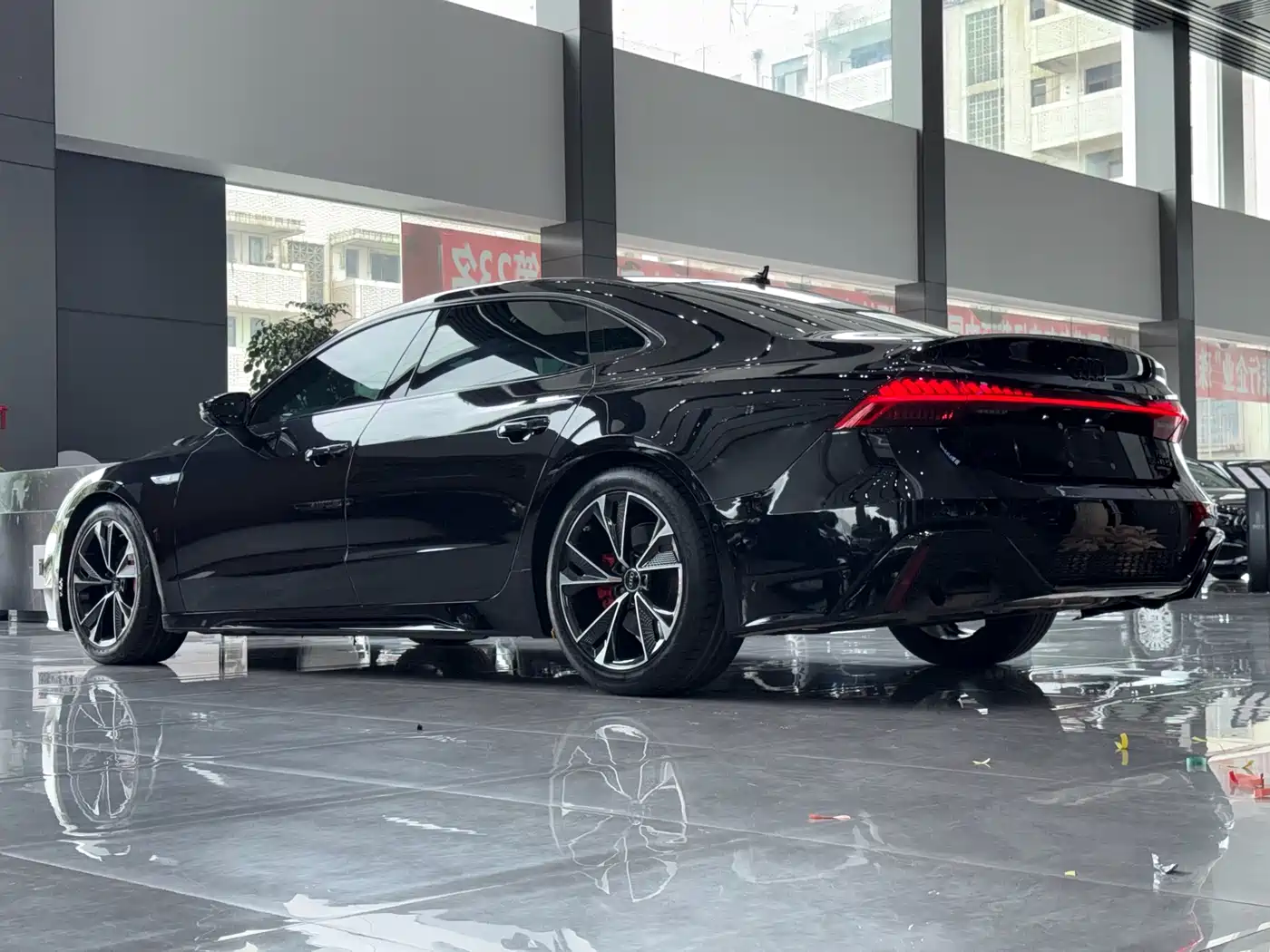 Audi A7L 2024 45TFSI S-line Dream Edition Crystal Package фото 11