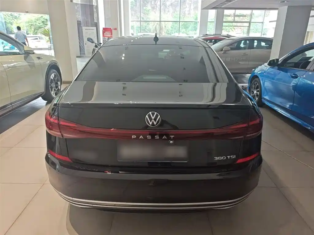 Volkswagen Passat 2025 Outstanding 380TSI Dragon Glory Edition фото 6
