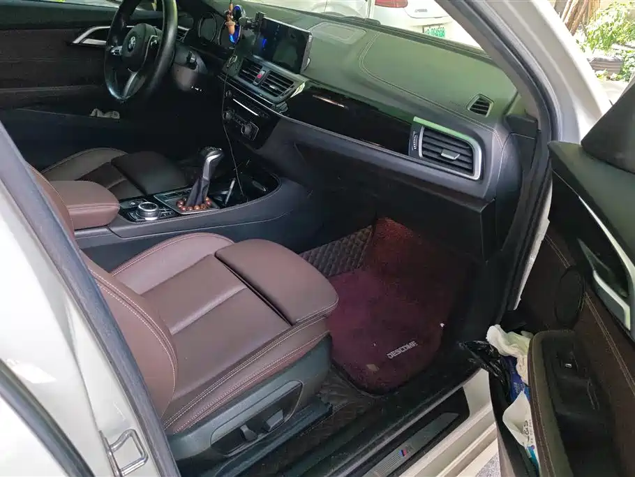 BMW 1 Series 2019 118i M Sport Package фото 8