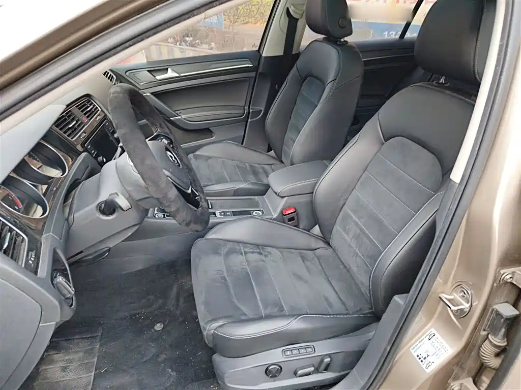 Volkswagen Golf 2018 230TSI Automatic Luxury фото 11