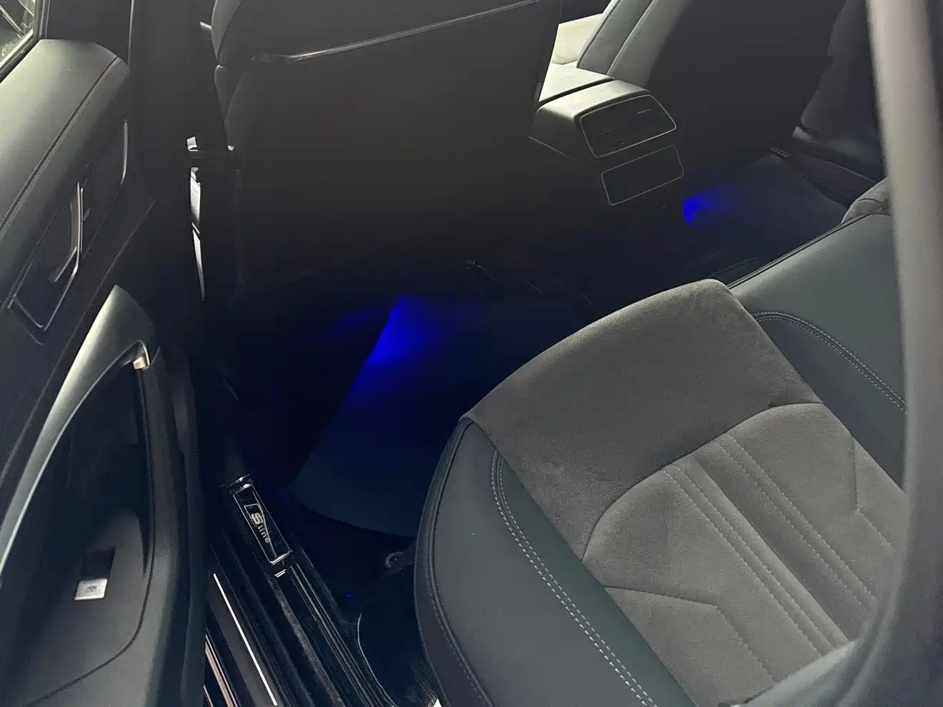 Audi A6L 2023 40 TFSI Luxury Dynamic фото 6