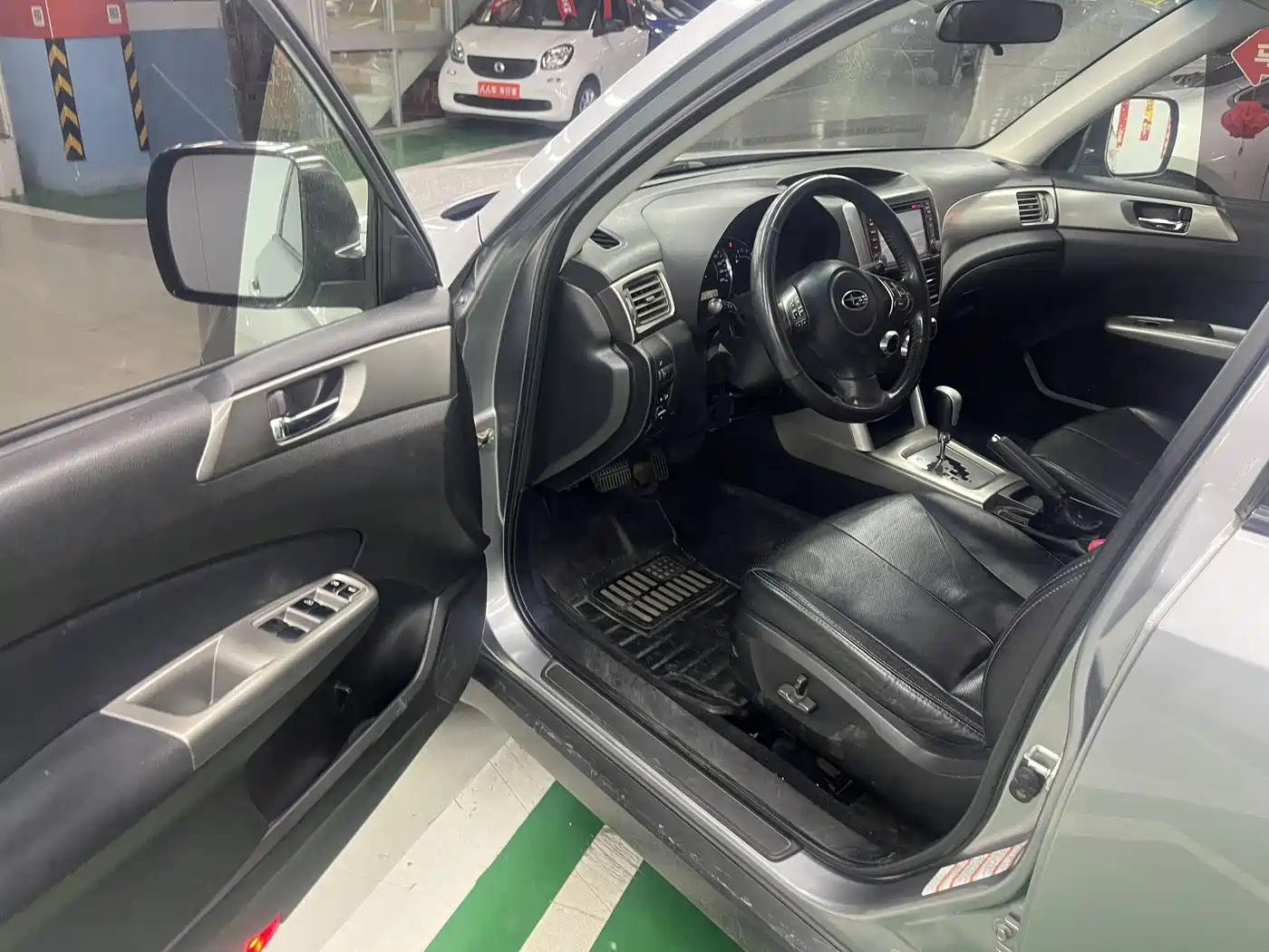 Subaru Forester 2010 2.5XS Luxury Navigation Edition фото 12