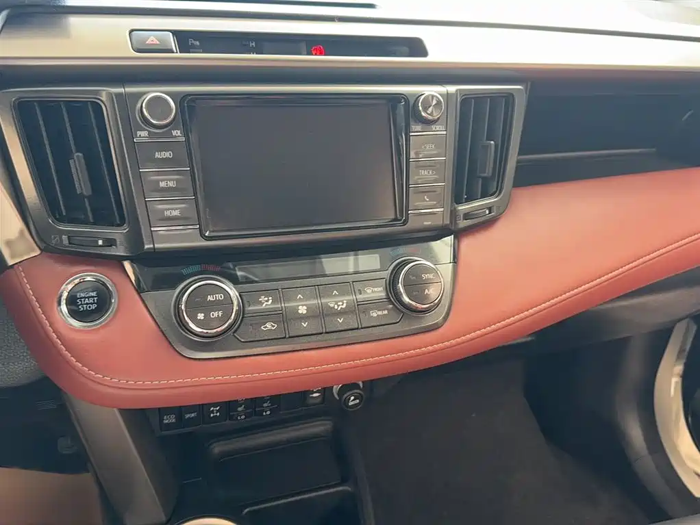Toyota RAV4 Rongfang 2015 2.5L Automatic 4WD Elite Edition фото 8