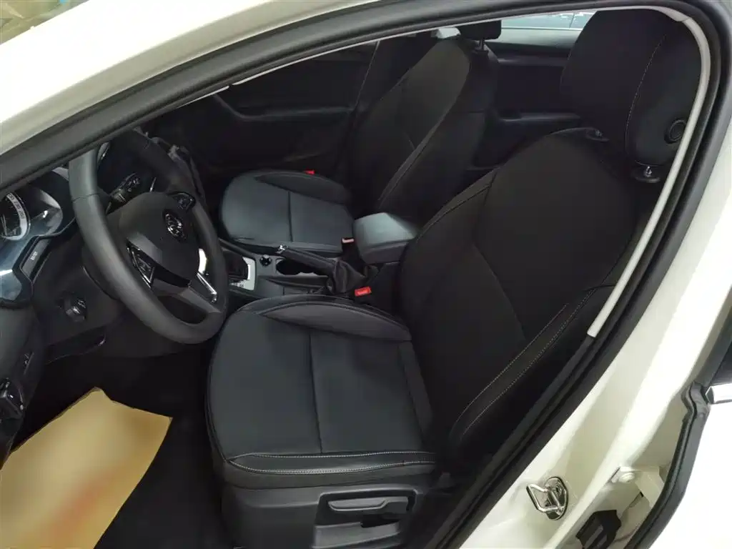 Škoda Octavia 2022 1.5L Automatic Comfort Edition фото 11