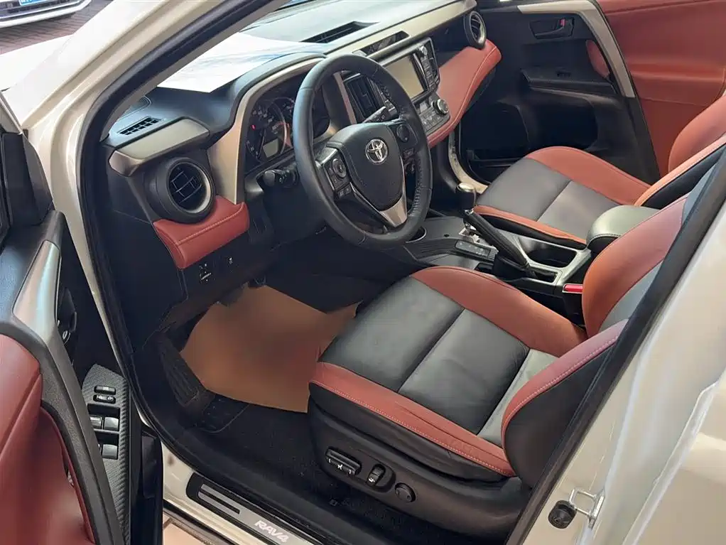 Toyota RAV4 Rongfang 2015 2.5L Automatic 4WD Elite Edition фото 15