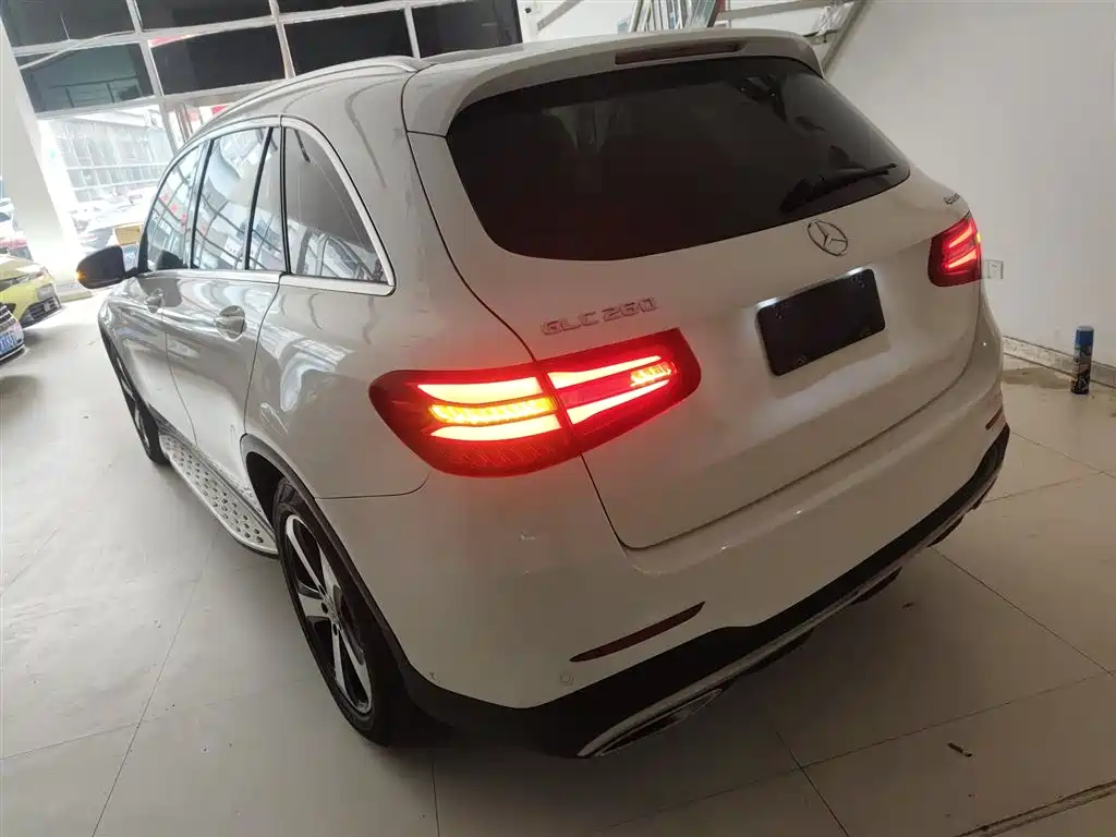 Mercedes-Benz GLC 2018 Facelift GLC 260 4MATIC Luxury фото 5