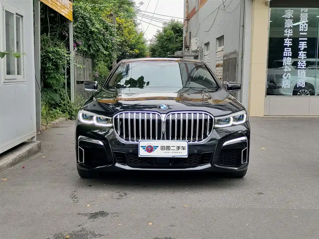 BMW 7 Series 2021 Model 740Li xDrive Executive M Sport Package фото 2