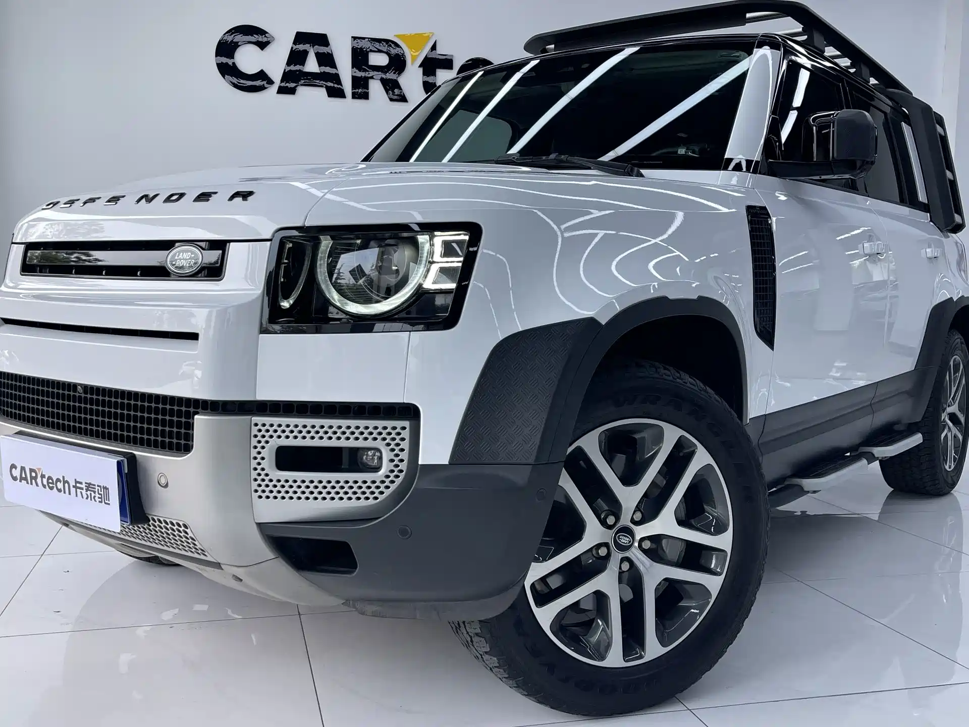 Photo 30 - Land Rover Defender