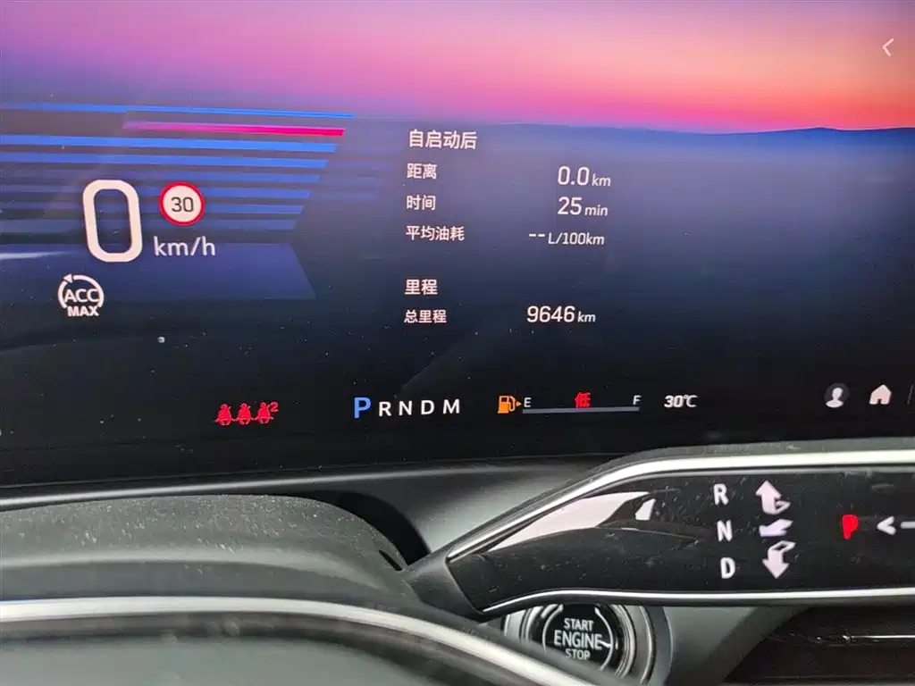 Cadillac GT4 2023 25T Luxury Edition фото 19