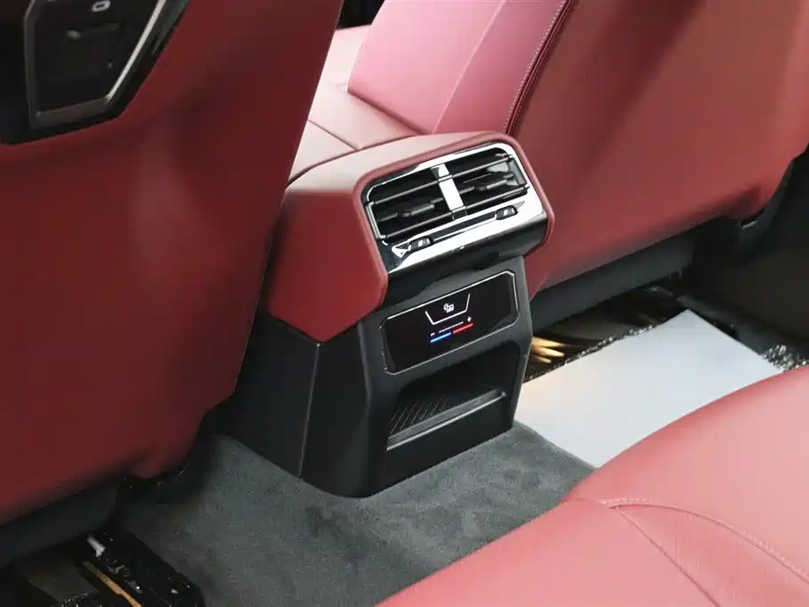 BMW 5 Series 2024 530Li Leading M Sport Package фото 24