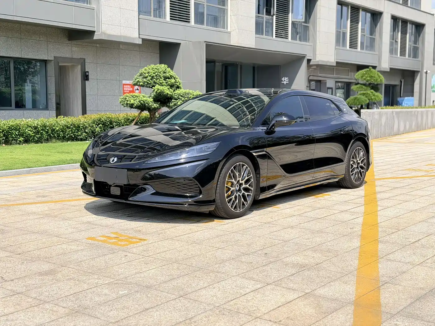 Denza Z9GT 2026 2026 Model Flash Charge Honor Edition