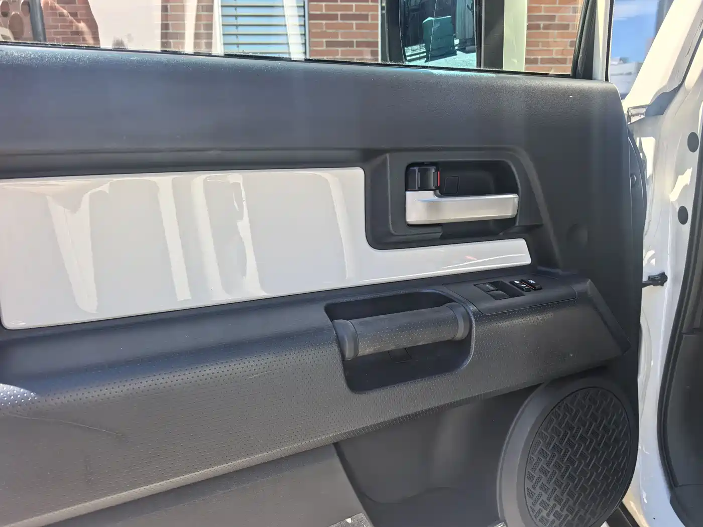 Toyota FJ Cruiser 2013 4.0L фото 20