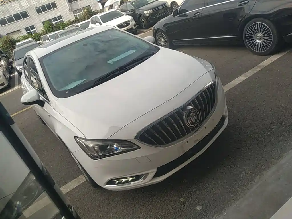 Фото 4 - Buick Verano