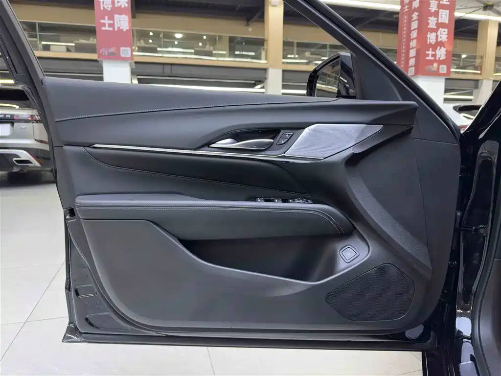 CADILLAC CT4
