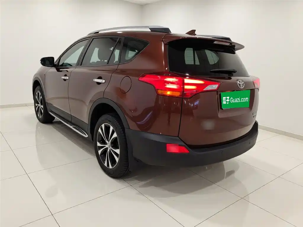 Toyota RAV4 Rongfang 2015 2.5L Automatic 4WD Elite Edition фото 23