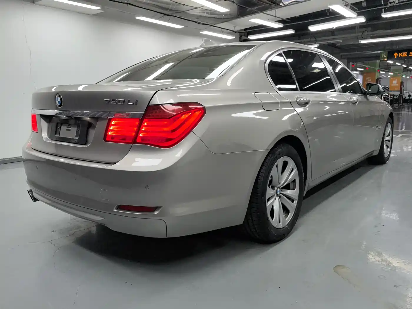 BMW 7 Series 2009 730Li Luxury фото 15
