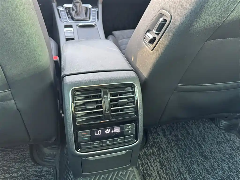 Volkswagen Magotan 2017 380TSI DSG Premium фото 10