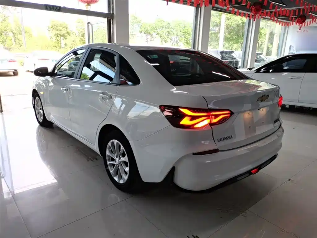 CHEVROLET CRUZE