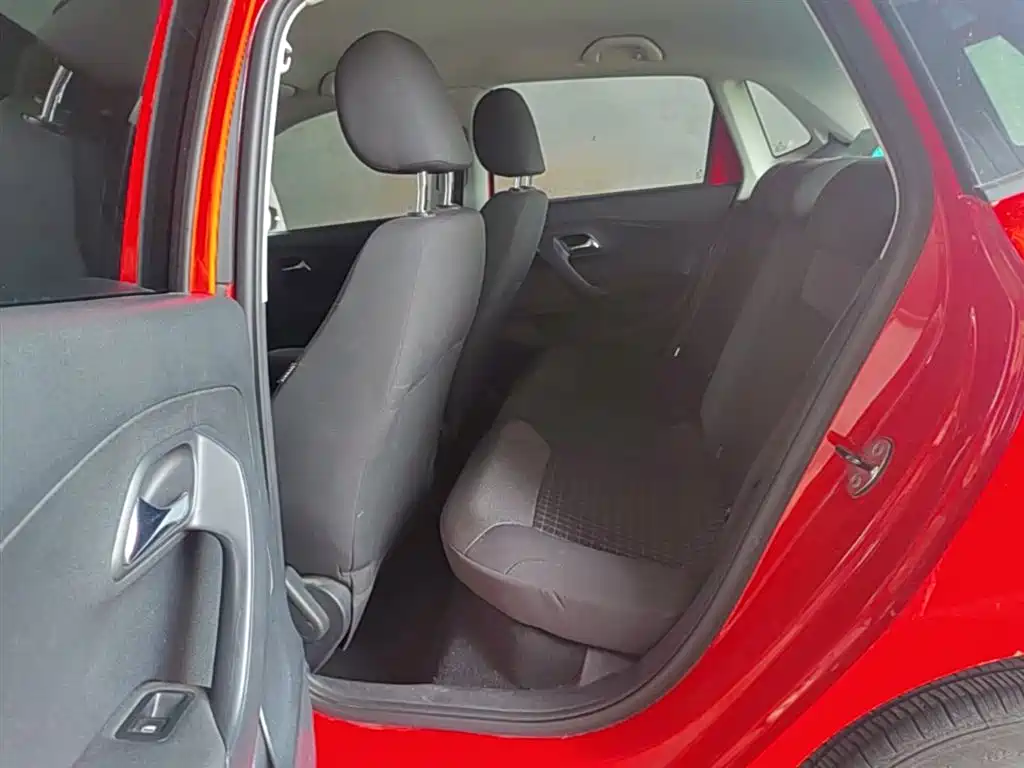 Volkswagen Polo 2014 1.6L Automatic Comfort Edition фото 13