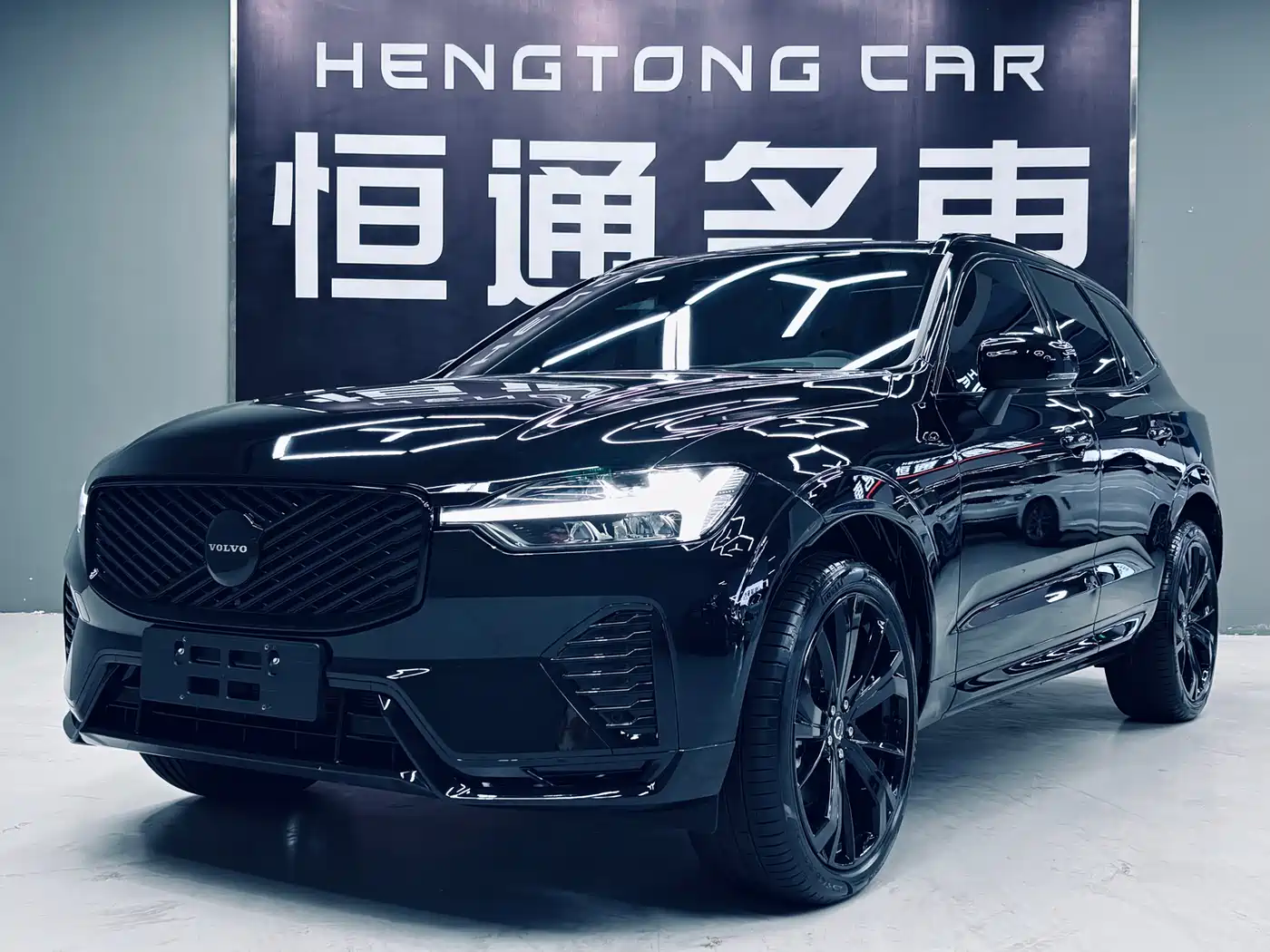 Volvo XC60 2026 Model B5 AWD Ultimate Midnight Black