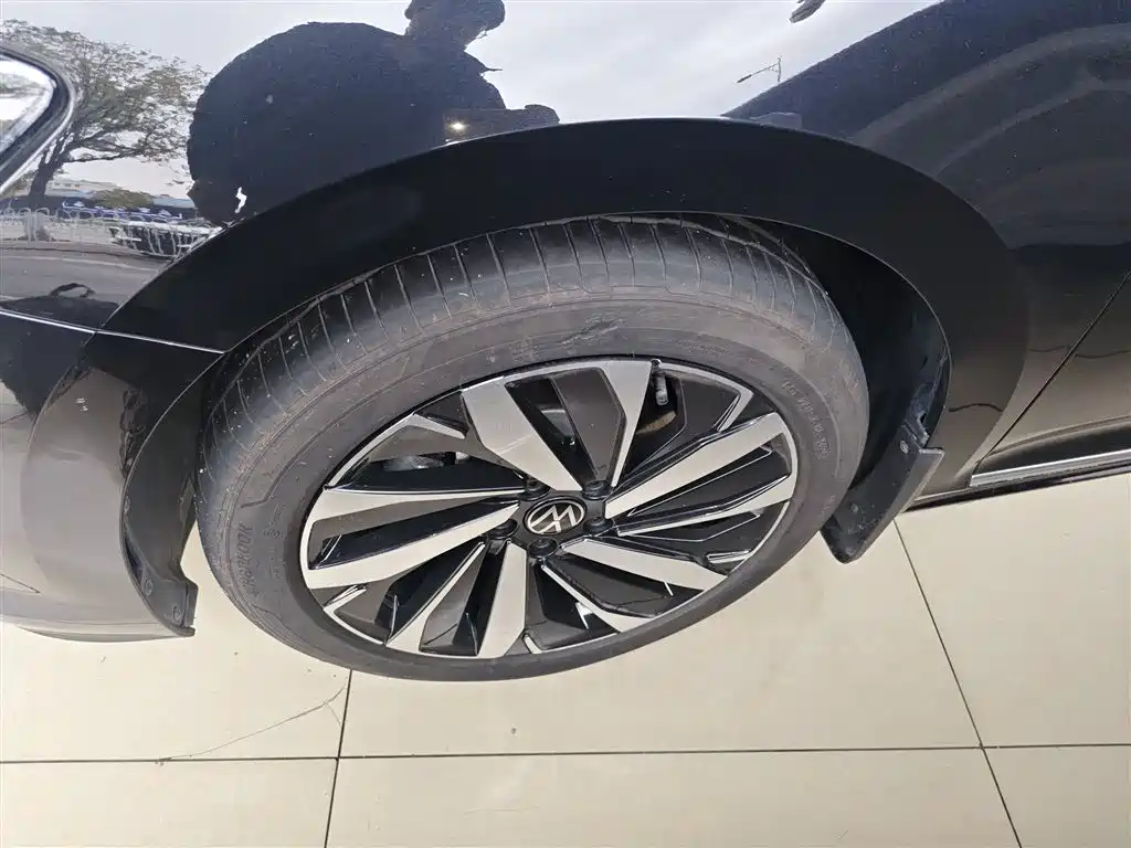 Volkswagen Passat 2025 Outstanding 380TSI Dragon Soaring Edition фото 23