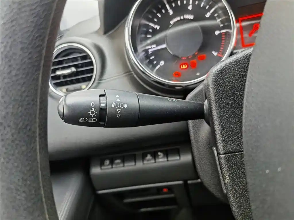 Peugeot 3008 2015 2.0L Automatic Classic Edition фото 21
