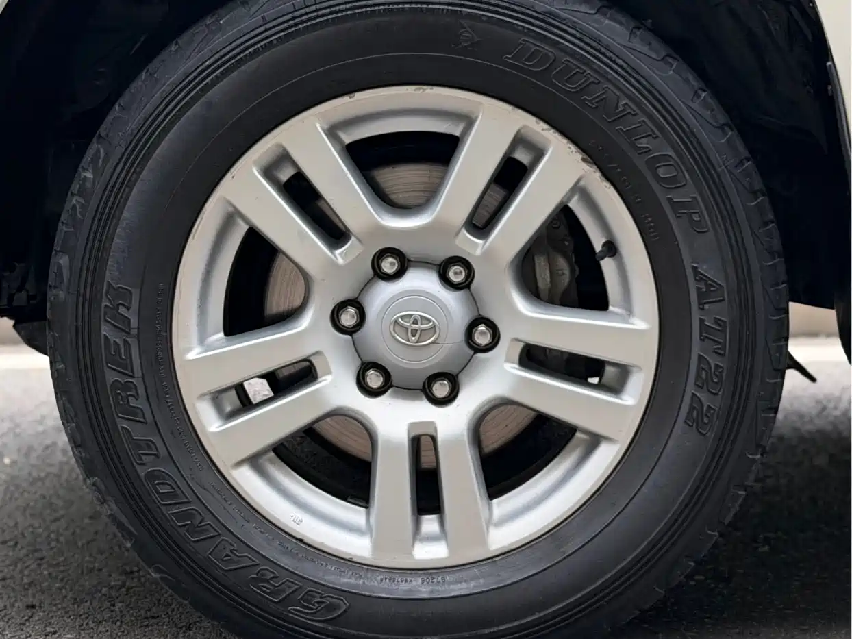 Toyota Prado 2010 4.0L Automatic VX фото 5
