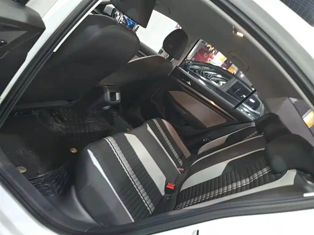Volkswagen Bora 2023 200TSI DSG Comfort Edition фото 17