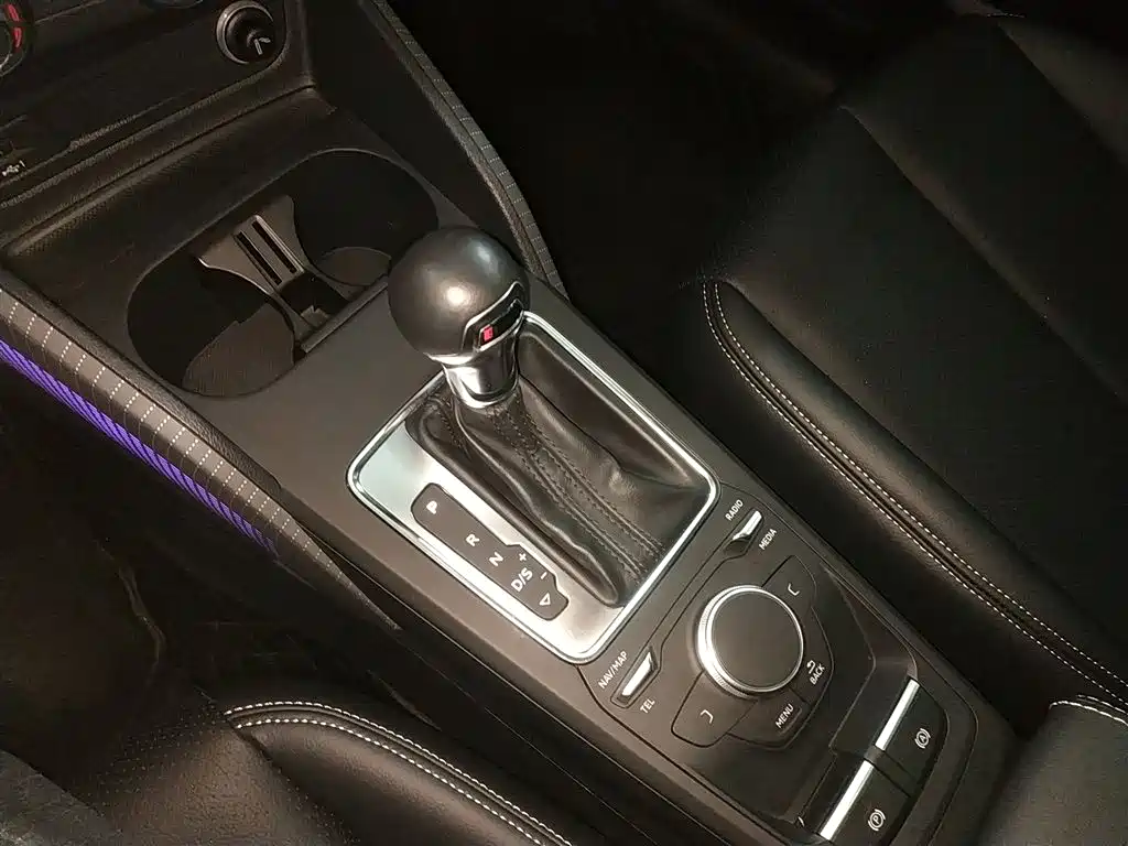 Audi Q2L 2018 35 TFSI Launch Exclusive Edition China VI фото 14