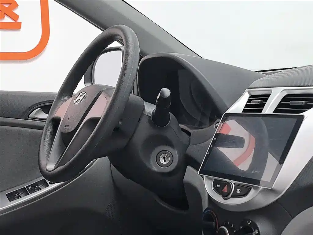 Hyundai Verna 2016 1.4L Automatic Smart GLS фото 22