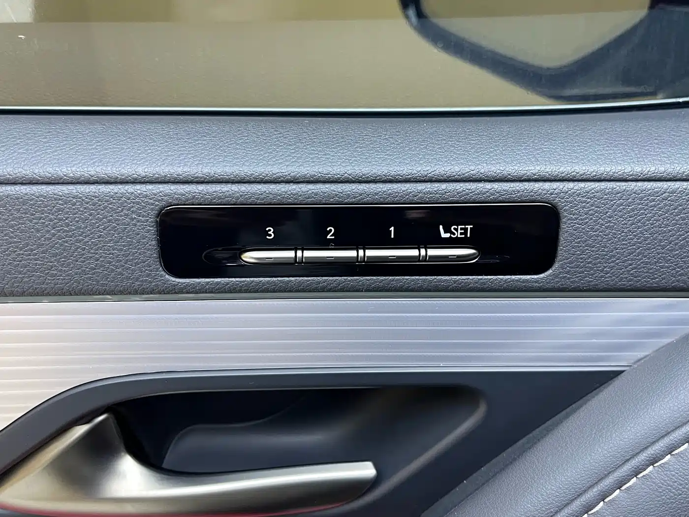 Photo 13 - Lexus LX