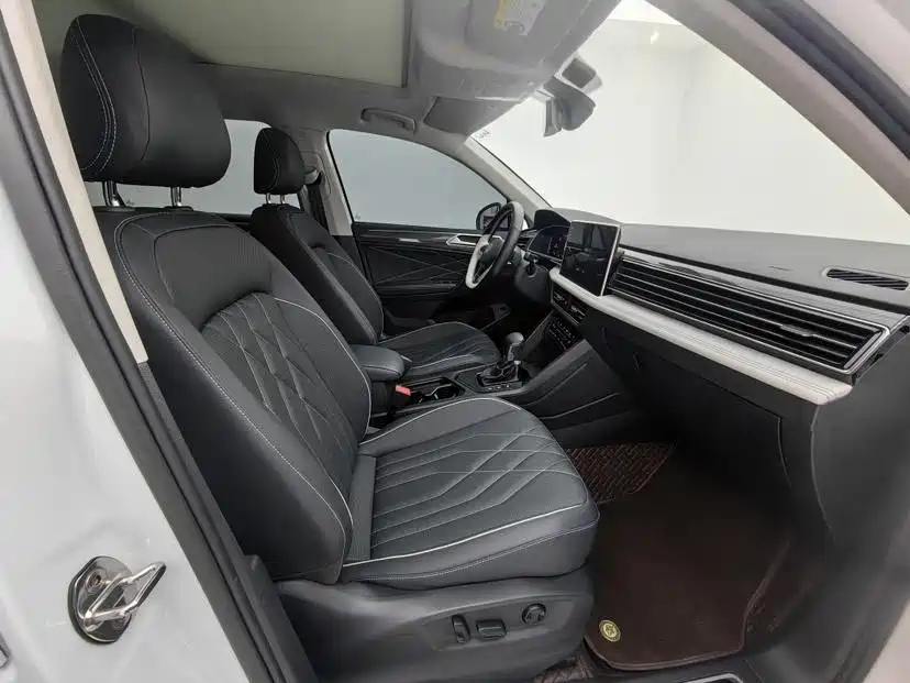 Volkswagen Tiguan L 2024 330TSI Automatic 2WD R-Line Premium Enjoyment Edition фото 13