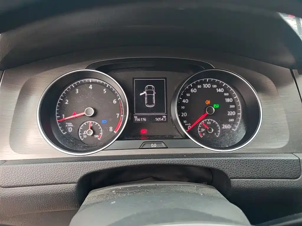 Volkswagen Golf 2016 230TSI Automatic Comfort фото 12