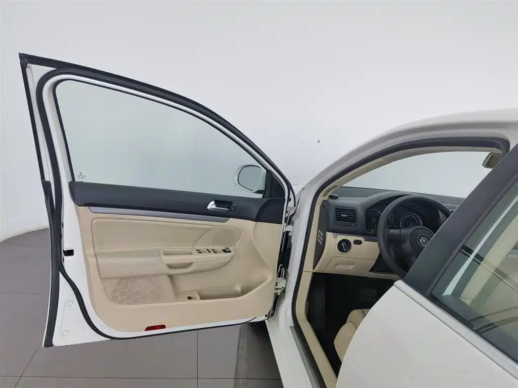 Volkswagen Sagitar 2011 1.4TSI Automatic Technology фото 8