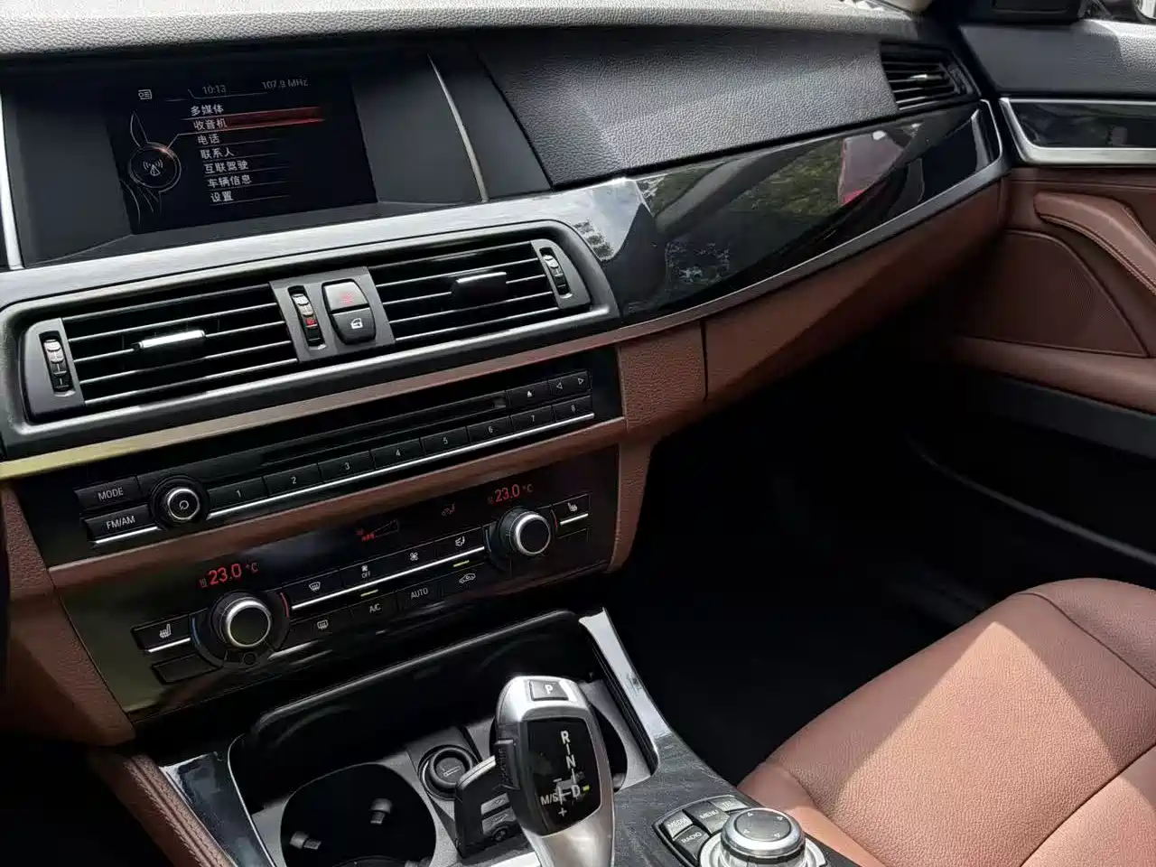 BMW 5 Series 2017 520Li Classic Edition фото 15