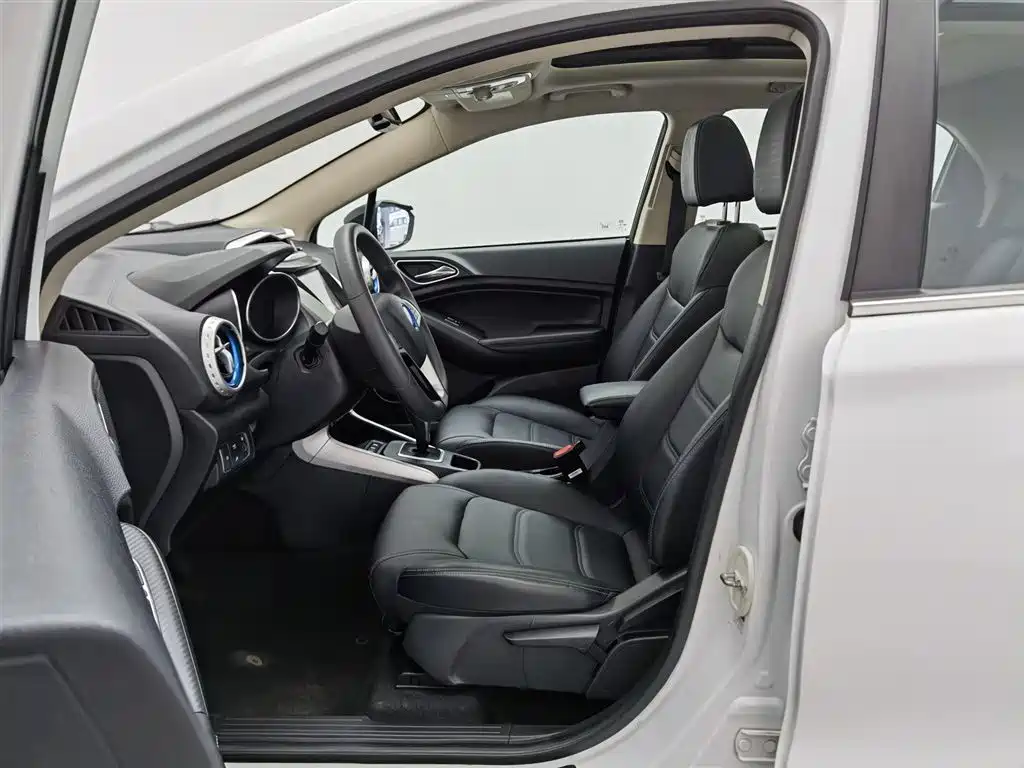 BYD Yuan New Energy 2019 EV360 Smart Connect Premium Edition фото 10