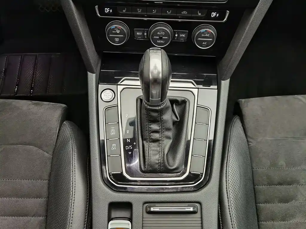 Volkswagen Magotan 2017 380TSI DSG Premium фото 13