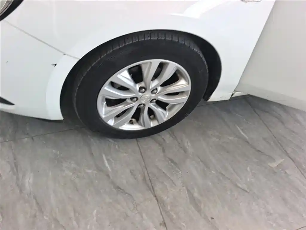 Buick Excelle 2019 15T Manual Elite Type China VI фото 23