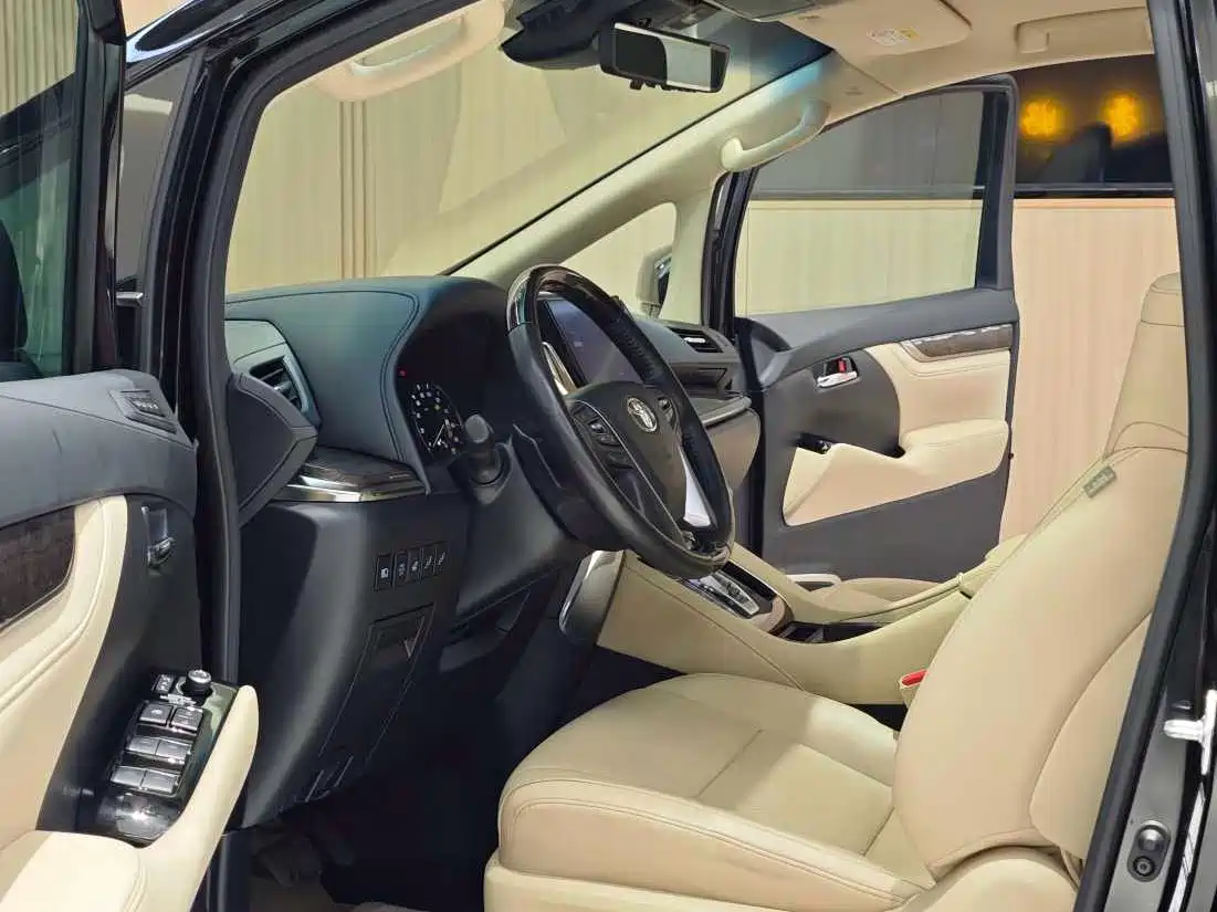 Toyota Alphard 2021 Hybrid 2.5L Premium фото 9