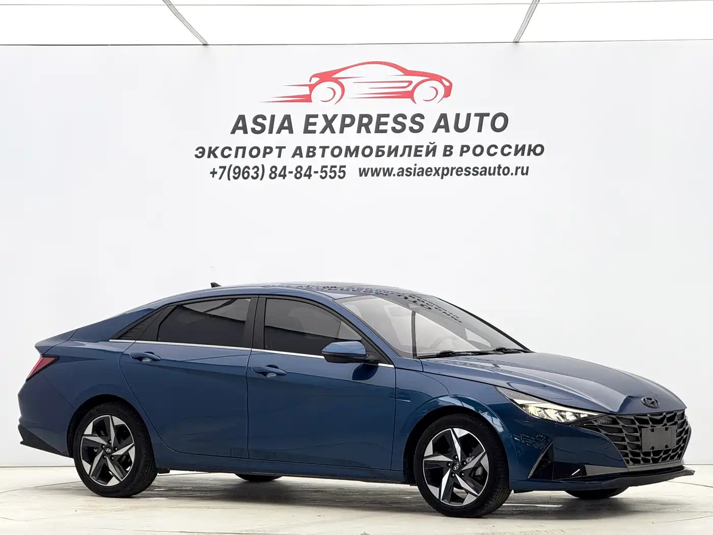 Hyundai Elantra 2022 1.5L CVT LUX Premium Edition фото 3