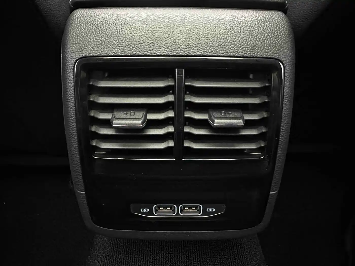 Volkswagen Sagitar 2022 280TSI DSG Surpassing Edition фото 10