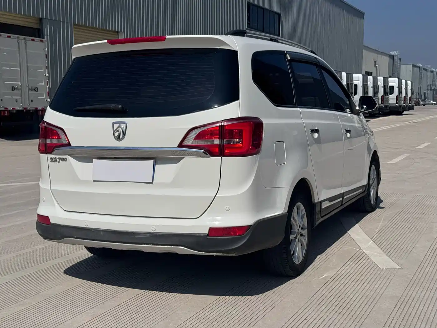 Фото 9 - Baojun 730