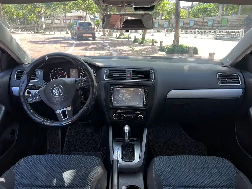 Volkswagen Sagitar 2013 1.4TSI BlueMotion фото 9