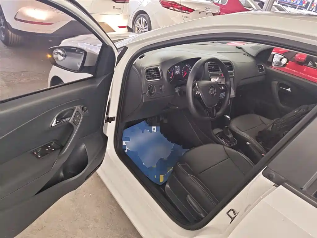 Volkswagen Polo 2016 1.6L Automatic Comfort фото 12