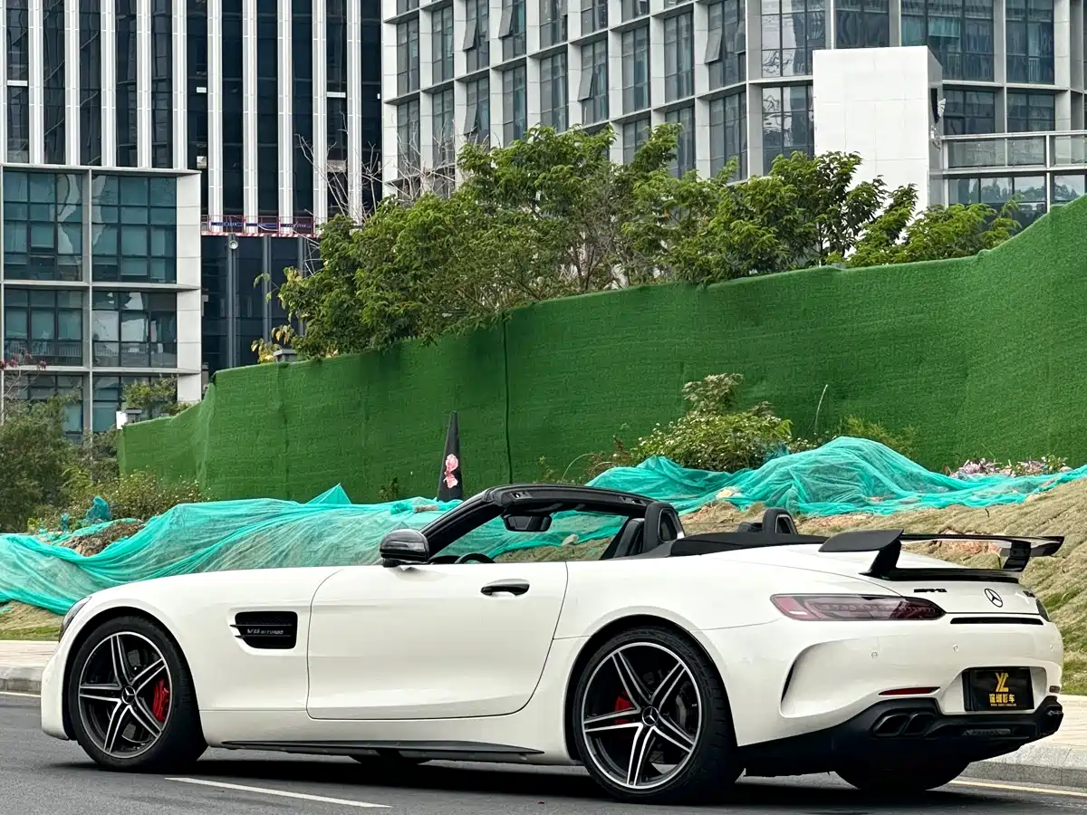 MERCEDES-BENZ AMG GT