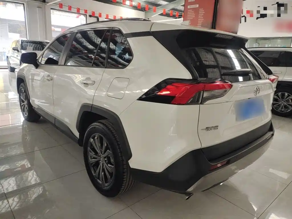 Toyota RAV4 Rongfang 2023 2.0L CVT FWD Style Plus Edition фото 5