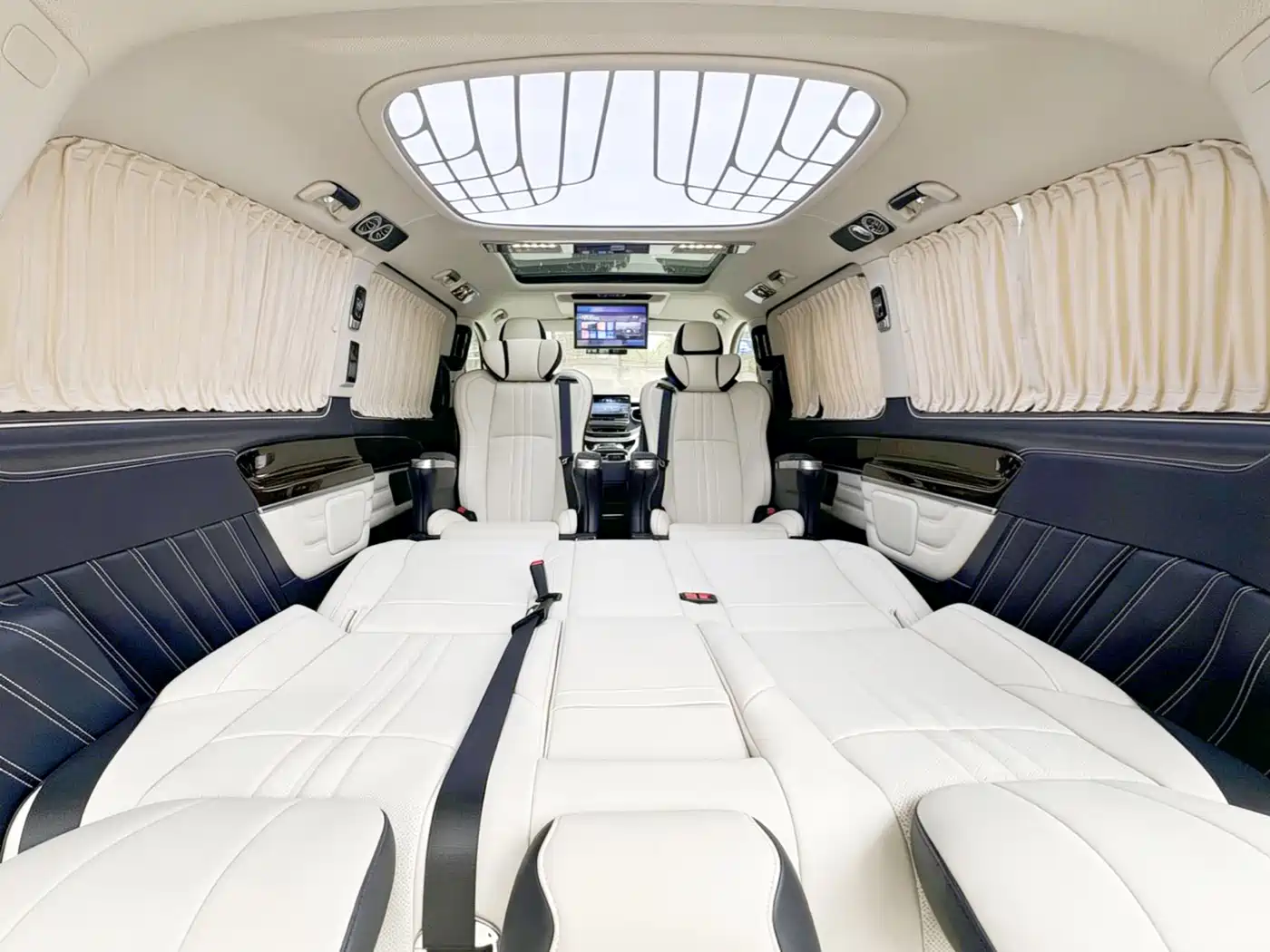 Mercedes-Benz V-Class 2022 V 260 Pilot Edition фото 9