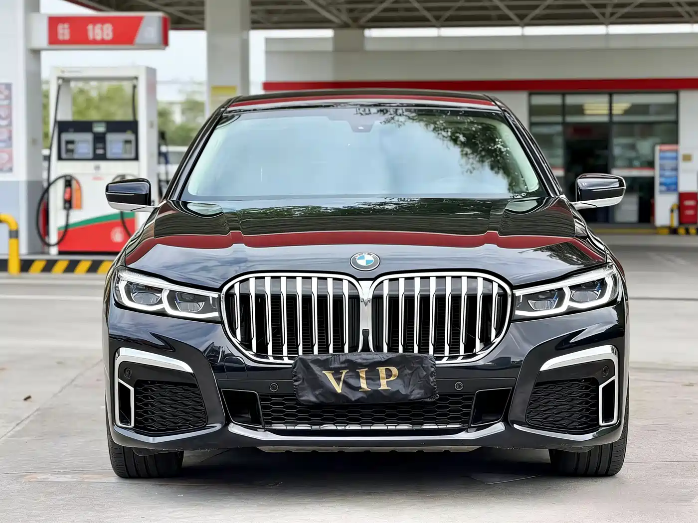 BMW 7 Series 2016 740Li Leading Edition фото 2